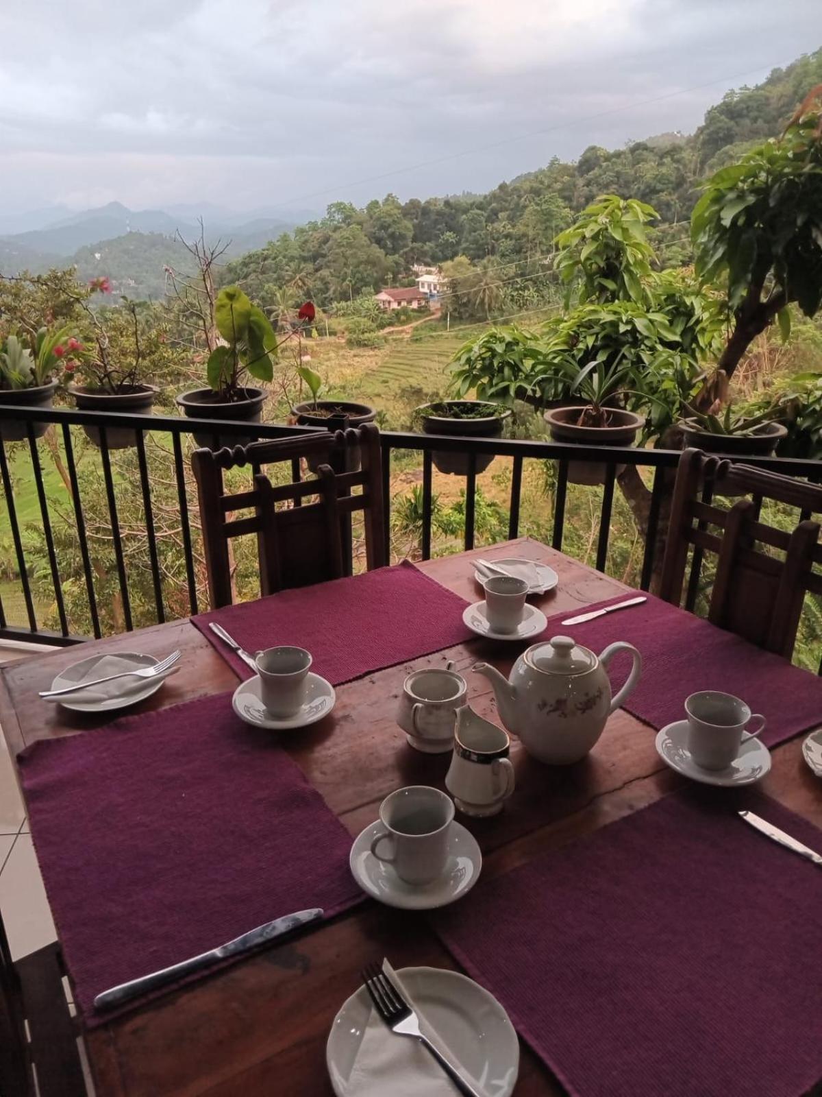 Kandy Ivy Mountain View Resort ภายนอก รูปภาพ